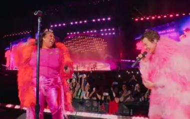 Lizzo και Harry Styles τραγουδούν το I Will Survive στο Coachella