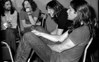 Σχεδόν μισό αιώνα μετά - Dark Side Of The Moon - Pink Floyd