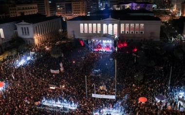 Συναυλία για την Ουκρανία στα προπύλαια, δεν υπήρχε ούτε μία σημαία της Ουκρανίας.