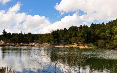 Λίμνη Μπελέτσι: Μικρός παράδεισος στην Αττική, για όσους την ξέρουν