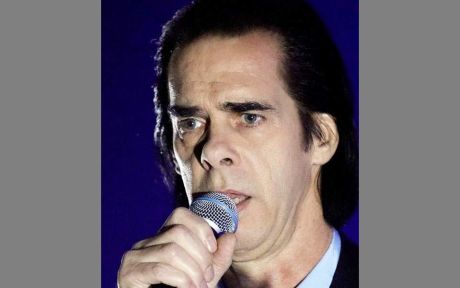 Nick Cave μόνος με  το πιάνο του στις οθόνες σας στις 23 Ιουλίου