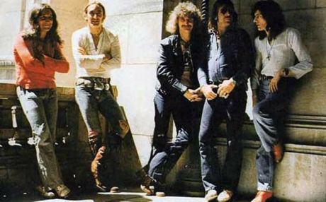 Wizard (Black Sabbath) εναντίον Wizard (Uriah Heep)