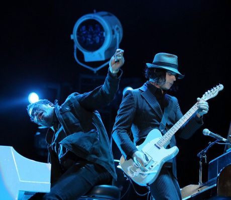 Δείτε τον Jack White σε άλλη ερμηνεία του Misirlou στο Voodoo Festival