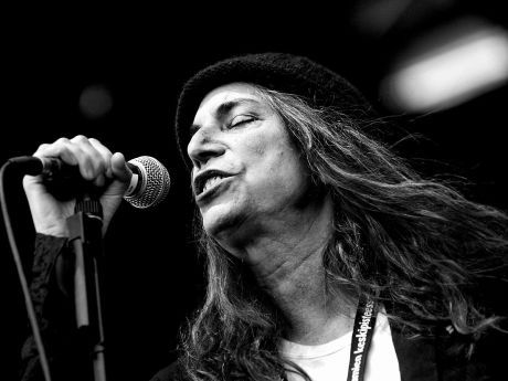 Είναι η Patti Smith η πιο ροκ εν ζωή τραγουδίστρια; 