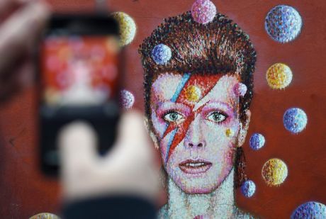 Έργα τέχνης σε όλο τον πλανήτη στην μνήμη του David Bowie