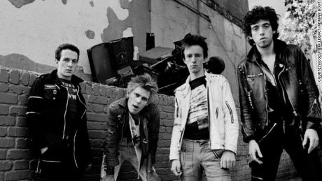 Πόσο ανάγκη έχουμε συγκροτήματα όπως οι Sex Pistols, οι Clash, οι Jam... 