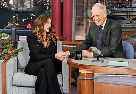 Ο David Letterman φιλάει την  Julia Roberts