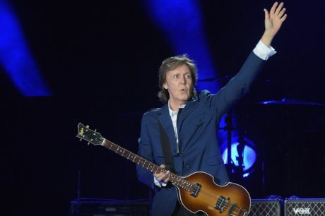 Paul McCartney- "Get Back" w/ Brittany Howard των Alabama Shakes