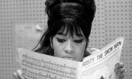 Ronnie Spector, μια λατρεμένη φωνή που δεν υπάρχει πια