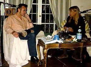 O Morrissey παίρνει συνέντευξη από την Joni Mitchell η οποία έγινε 75 ετών