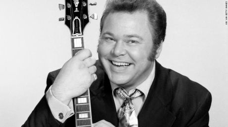Roy Clark, το αστέρι της κάντρυ πέθανε 85 ετών