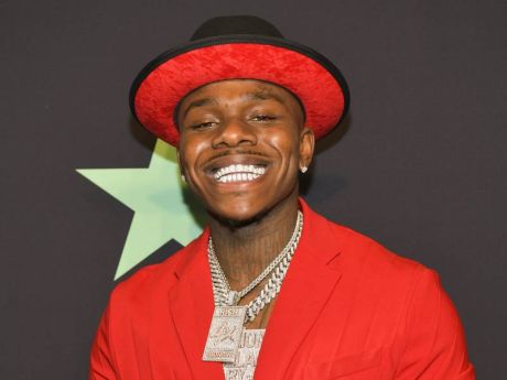 Dababy, στο Νο 1 Αμερικής με δεκάδες πισινούς στο βίντεο