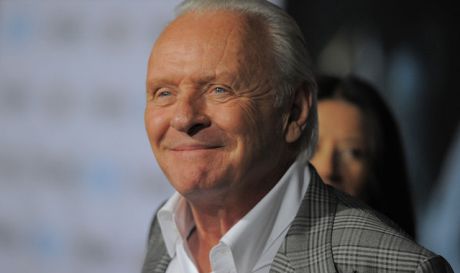 Ο Sir Anthony Hopkins στο cast του νέου Transformers: The Last Knight...