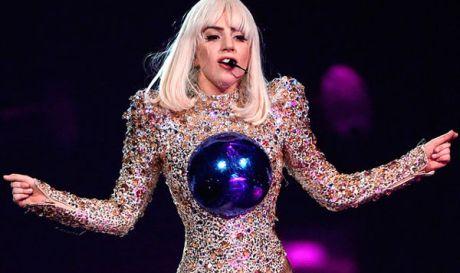 Lady Gaga: 'Έχω υποφέρει από κατάθλιψη και άγχος όλη μου τη ζωή...