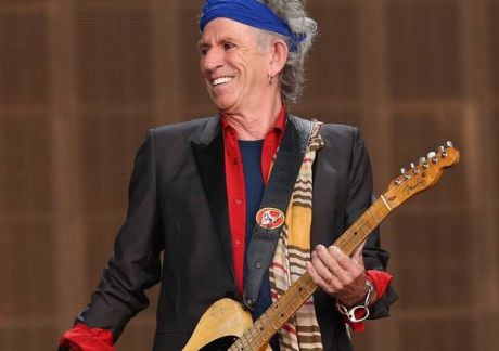 O Keith Richards έγινε 76 ετών και επιλέγει τα 10 καλύτερα μπλουζ