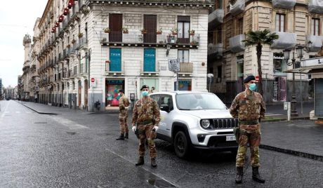 Ο θάνατος κάνει βόλτες στην Ιταλία, άλλοι 651 νεκροί χθες 
