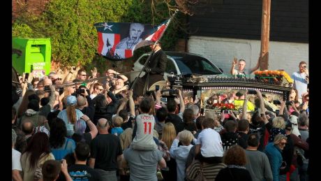 Το τελευταίο αντίο στον Keith Flint των Prodigy