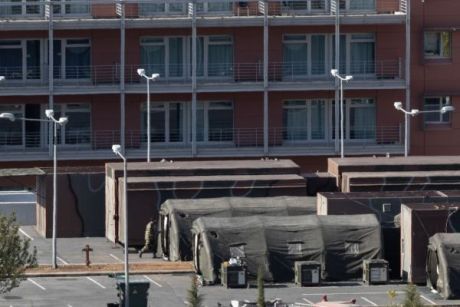 Ουδείς άτρωτος στον κοροναϊό λέει καθηγητής.
