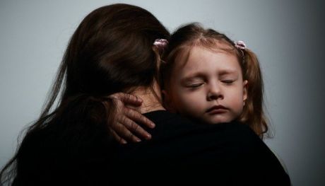 Όταν οι γονείς ανησυχούν υπερβολικά συχνά επιτυγχάνουν τα αντίθετα αποτελέσματα από αυτά που επιθυμούν…