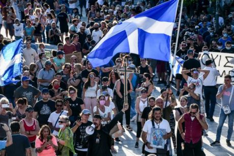 Συγκέντρωση αντιεμβολιαστών σε Σύνταγμα και Ομόνοια