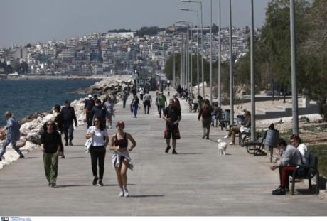 Κορωνοϊός: Γέμισε κόσμο ο Φλοίσβος