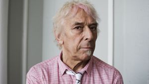 O John Cale με προσκεκλημένους παίζουν Velvet Underground