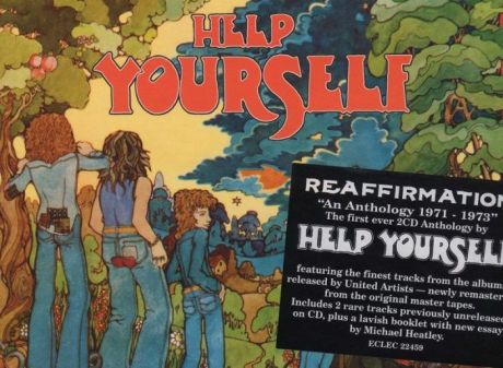  Ακούγοντας την σπουδαία μουσική των Help Yourself...