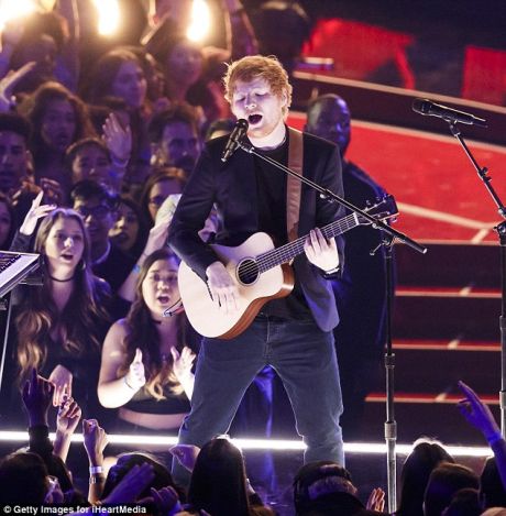 Το κουρέλιασμα των τσαρτς από τον Ed Sheeran