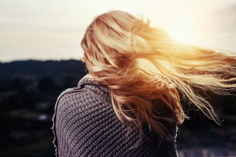 Όλοι όσοι ζουν τη ζωή τους μηχανικά δεν είναι πρωταγωνιστές αλλά απλοί κομπάρσοι...