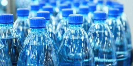 Το Ευρωπαϊκό Κοινοβούλιο καταργεί τα πλαστικά μπουκάλια νερού
