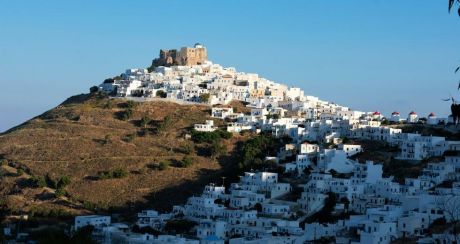 Κώστας Ζουγρής: Ζουγρή, όλο για αστυνομίες γράφεις, δεξιός είσαι;