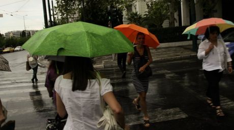 Αλλάζει ο καιρός, έρχονται βροχές