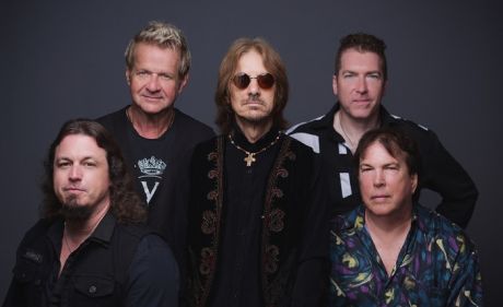 Captain Beyond: Οι λέξεις “soupergroup” ή ”stoner” μπορεί να μην λένε και πολλά σε έναν σημερινό νέο, λάτρη της μουσικής...