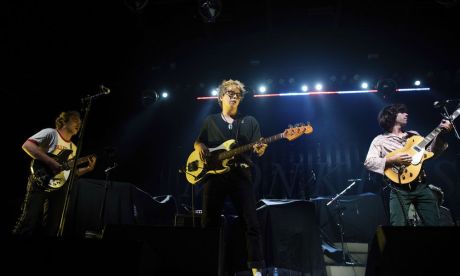 Αδημοσίευτες φωτογραφίες των Arctic Monkeys σε έκθεση στο Λονδίνο