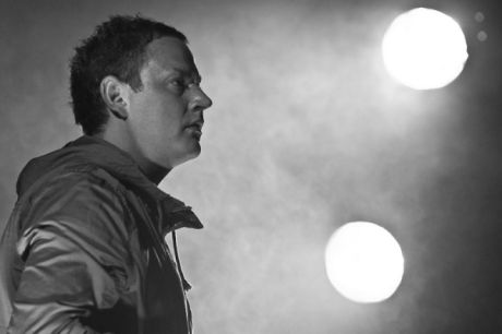 Το πρώτο single των Nihilists  - Wallspace