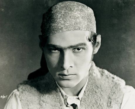 Rudolfo Valentino 122 χρόνια από την γέννηση του