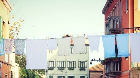 9 συμβουλές για να στεγνώνετε τα ρούχα σας γρήγορα τον χειμώνα...