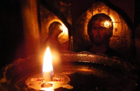 Πάσχα, μήνυμα αγάπης. Το παραμύθι ότι η Ελλάδα ποτέ δεν πεθαίνει δεν αποτελεί εγγύηση για το μέλλον