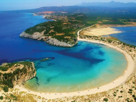 Είναι θλιβερό που κανείς δεν αγαπάει πια την Ελλάδα
