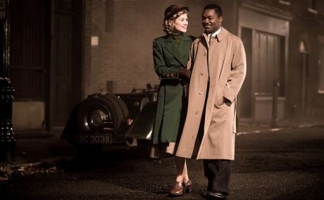 Κριτική για το «Ένα Ενωμένο Βασίλειο/A United Kingdom»