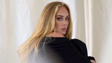 Adele, ακούστε το πρώτο της τραγούδι εδώ και 6 χρόνια “Easy on Me”