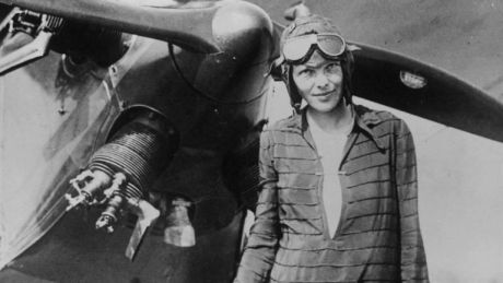 Amelia Earhart: Η πρώτη γυναίκα που διέσχισε μόνη της τον Ατλαντικό Ωκεανό...