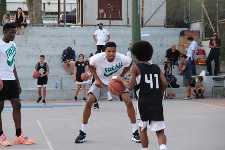 AntetokounBros Academy: Παίζεις δίπλα στους καλύτερους παίκτες μπάσκετ στον κόσμο
