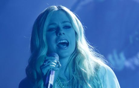 Avril Lavigne ‘I Fell in Love with the Devil’ 