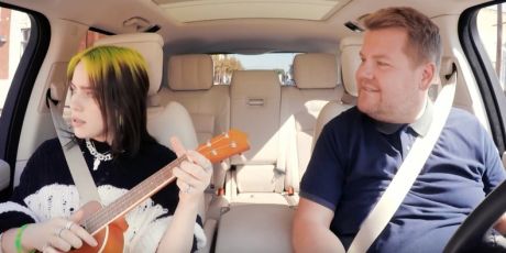 H Billie Eilish karaoke στον James Codern