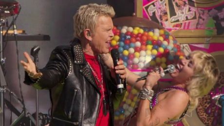 Weeknd, Miley Cyrus και Billy Idol εντυπωσιάσαν στο Super Bowl 