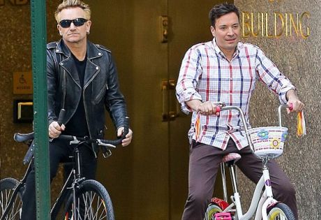 Η "αναπαράσταση" του ατυχήματος του Bono από τον ίδιο...