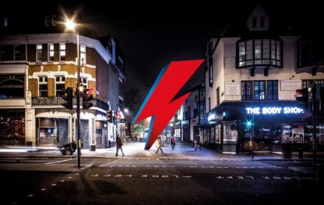 Δεν συγκεντρώθηκε το ποσό που ήθελαν για το μνημείο του Bowie