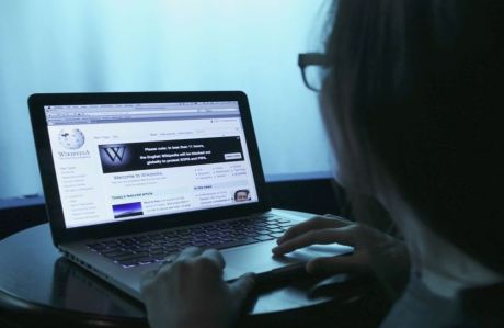 Είναι τόσο απλά δημοκρατική η ελεύθερη πρόσβαση στο διαδίκτυο;