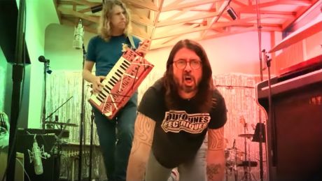 Kurstin x Grohl: Διασκευάζουν το Jump των Van Halen